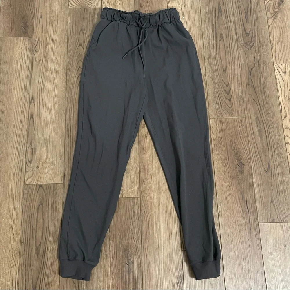 Lululemon Stretch Luxtreme‎ High Rise Jogger Pant